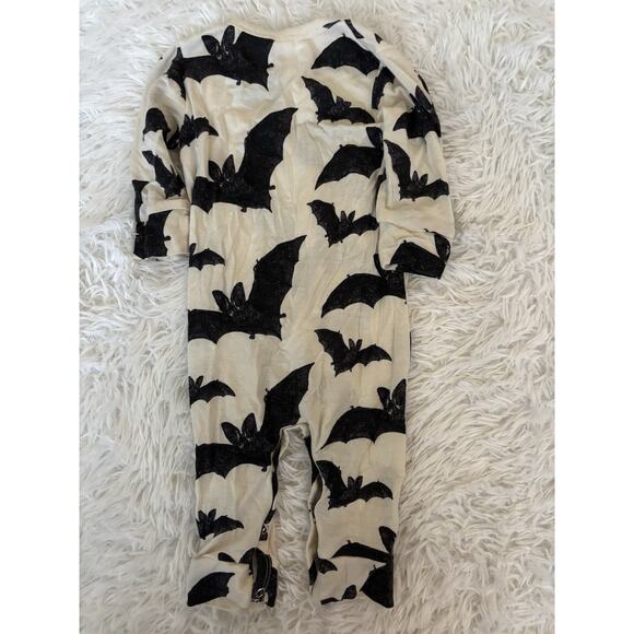 Kate Quinn sz. 3/6 mo one pc. bat themed romper. Soft, adorable, grt. shape - Picture 7 of 7